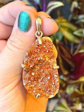 🧡NWT 925 Sterling Silver Vanadinite Crystal Pendant🧡